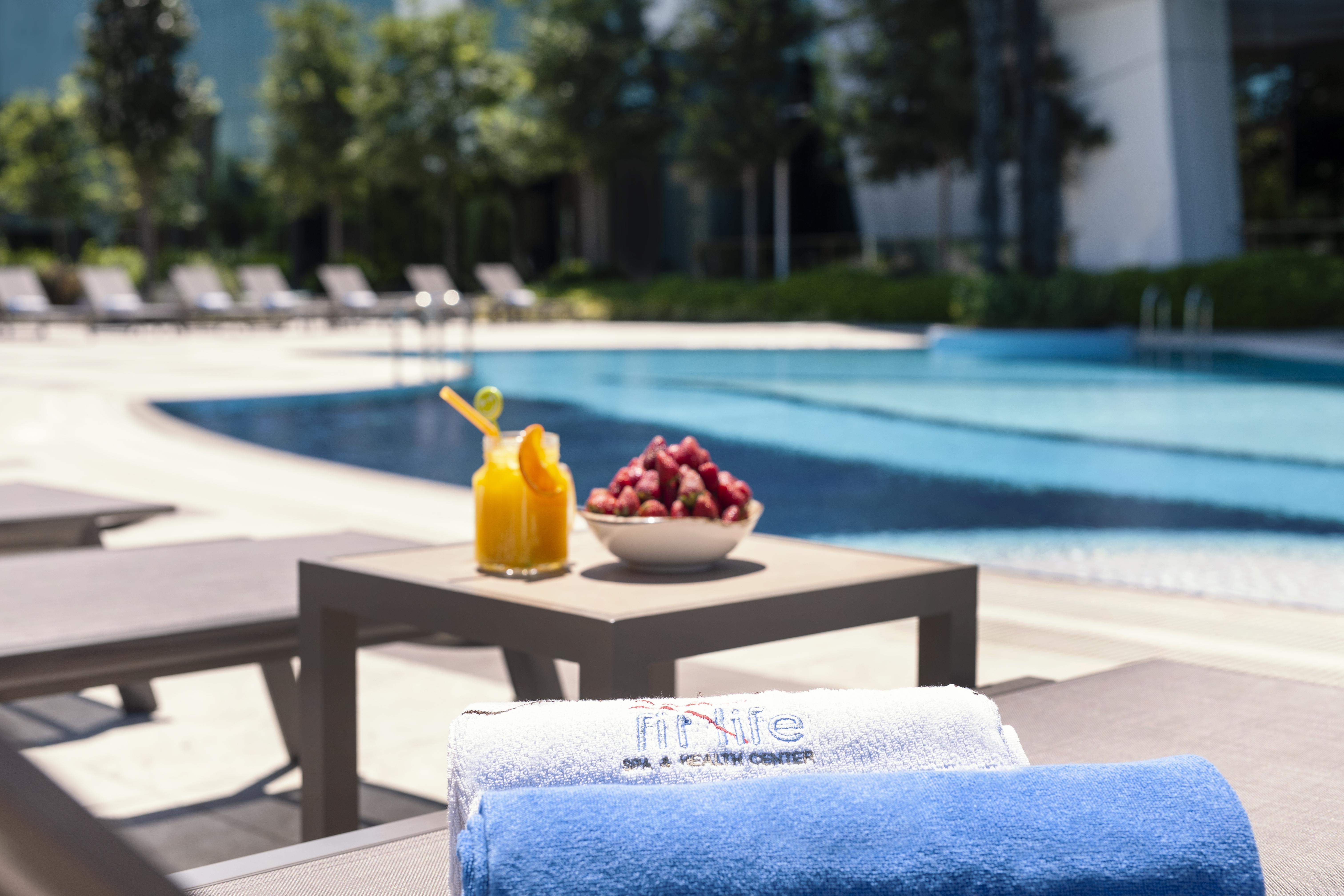 Hotel Elite World Grand Istanbul Basin Ekspres Zewnętrze zdjęcie Pool at the hotel