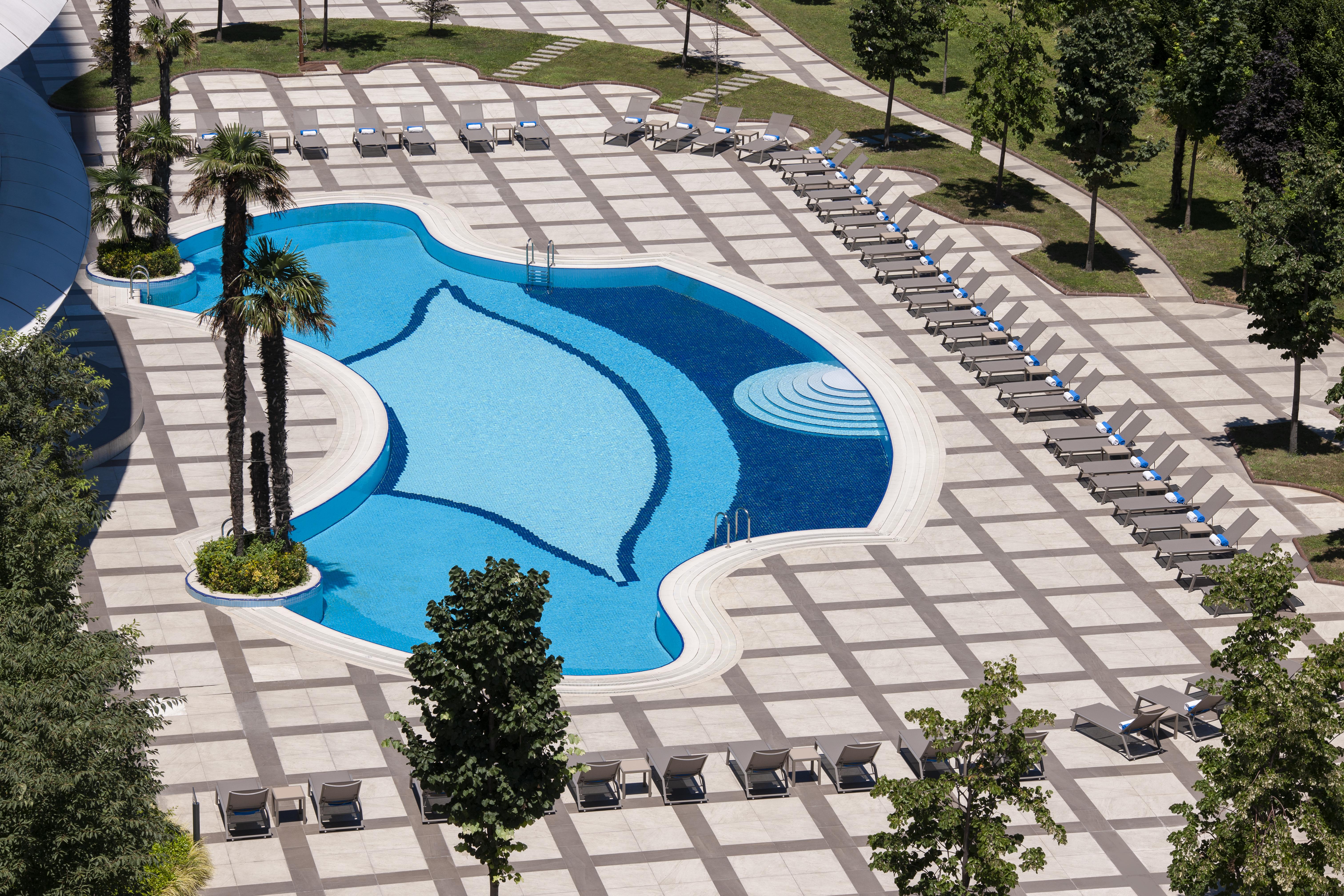 Hotel Elite World Grand Istanbul Basin Ekspres Zewnętrze zdjęcie Pool at the hotel