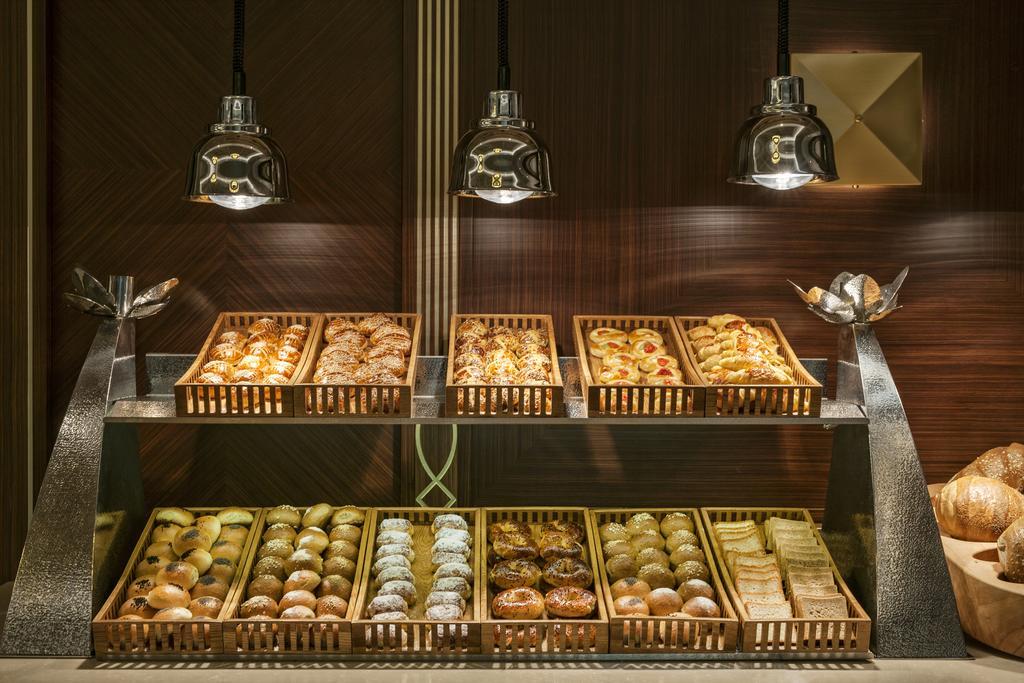 Hotel Elite World Grand Istanbul Basin Ekspres Zewnętrze zdjęcie Buns at a bakery